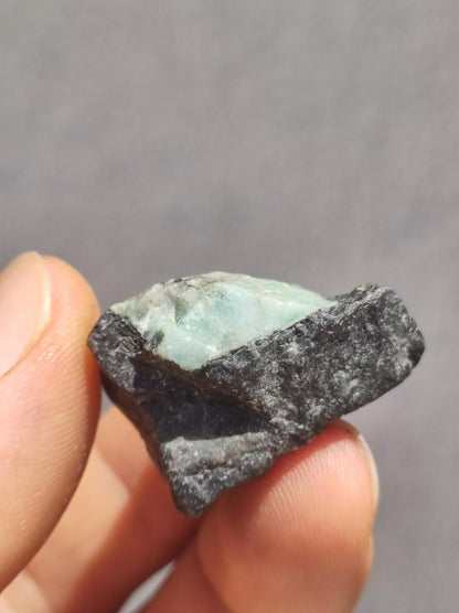 Smaragd / Emerald roh Sammler Stufe Rarität Edelstein Deko Kristall Heilstein Mineral Kollektion Energie Natur Meditation HIPPIE Brasilien - Art of Nature Berlin