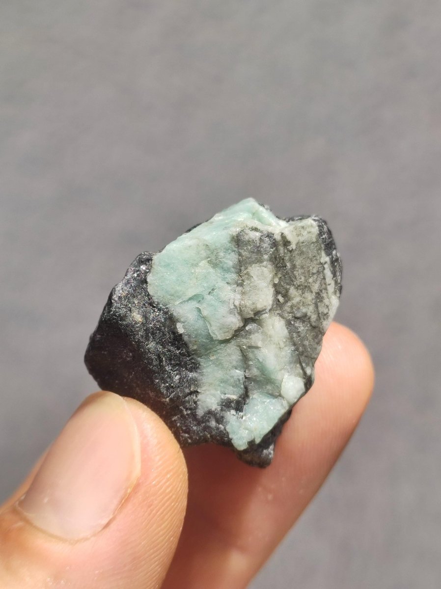 Smaragd / Emerald roh Sammler Stufe Rarität Edelstein Deko Kristall Heilstein Mineral Kollektion Energie Natur Meditation HIPPIE Brasilien - Art of Nature Berlin