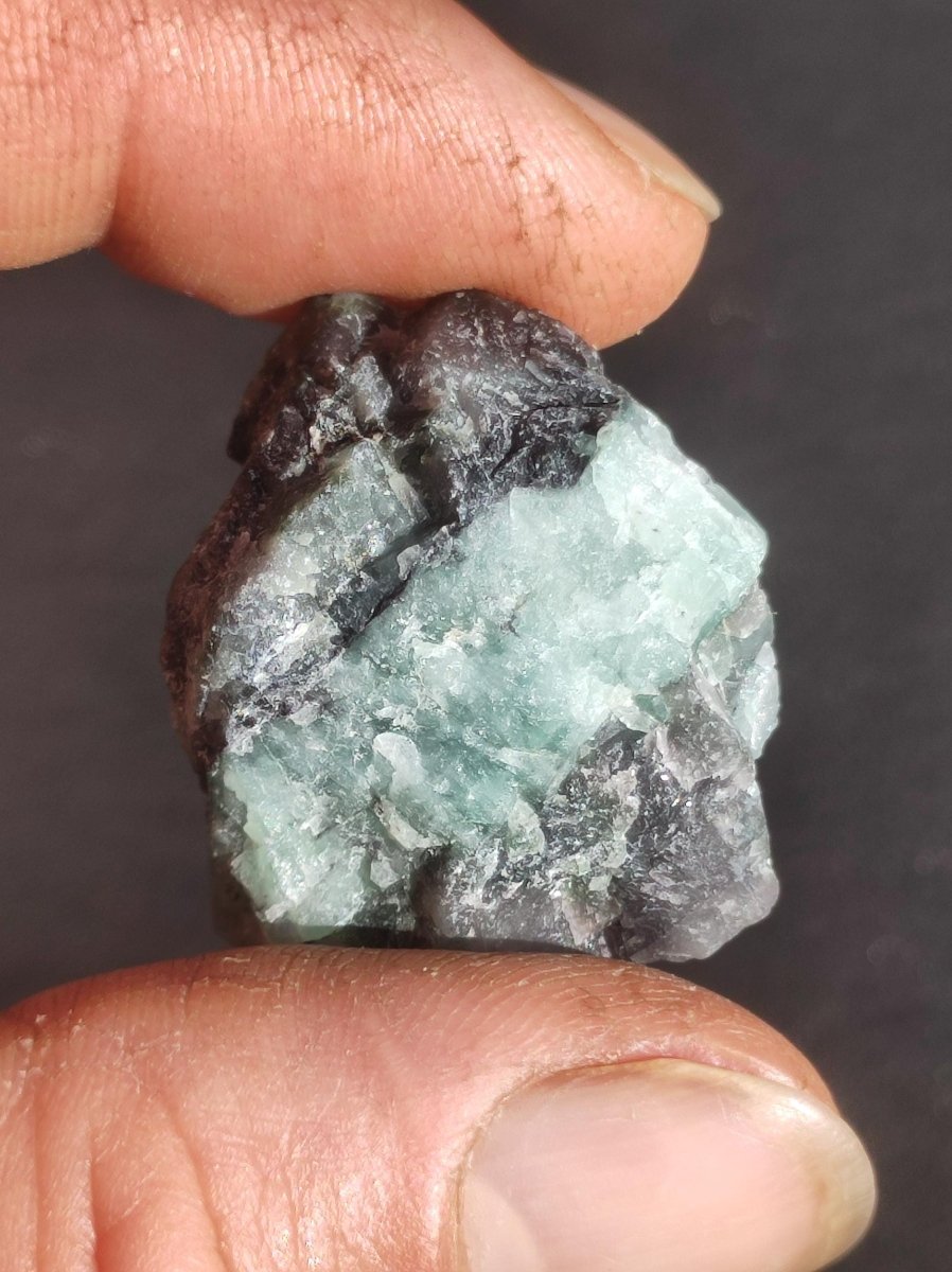 Smaragd / Emerald roh Sammler Stufe Rarität Edelstein Deko Kristall Heilstein Mineral Kollektion Energie Natur Meditation HIPPIE Brasilien - Art of Nature Berlin