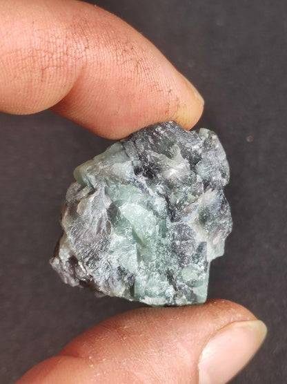 Smaragd / Emerald roh Sammler Stufe Rarität Edelstein Deko Kristall Heilstein Mineral Kollektion Energie Natur Meditation HIPPIE Brasilien - Art of Nature Berlin