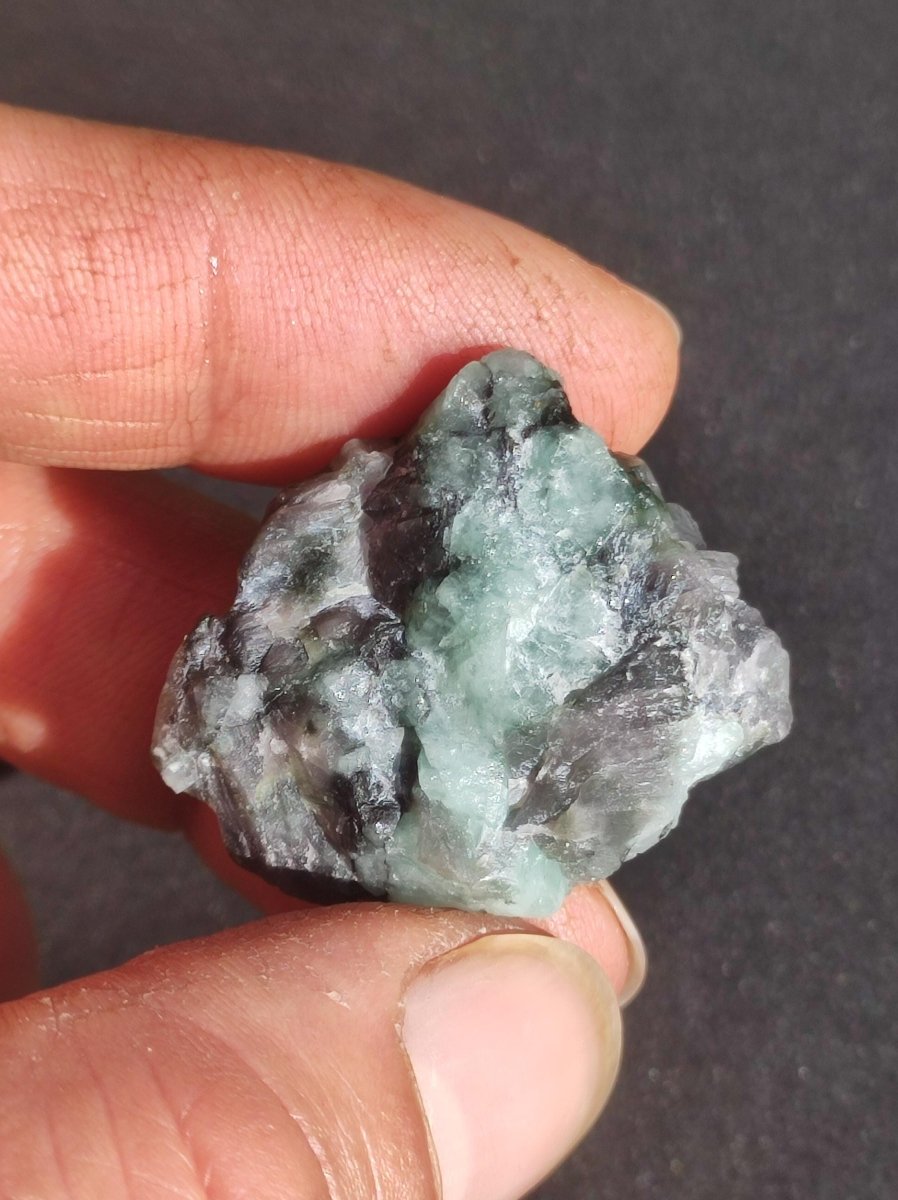 Smaragd / Emerald roh Sammler Stufe Rarität Edelstein Deko Kristall Heilstein Mineral Kollektion Energie Natur Meditation HIPPIE Brasilien - Art of Nature Berlin