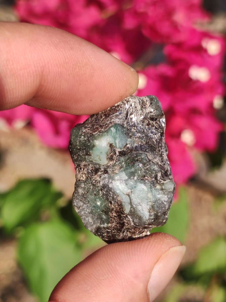 Smaragd / Emerald roh Sammler Stufe Rarität Edelstein Deko Kristall Heilstein Mineral Kollektion Energie Natur Meditation HIPPIE Brasilien - Art of Nature Berlin