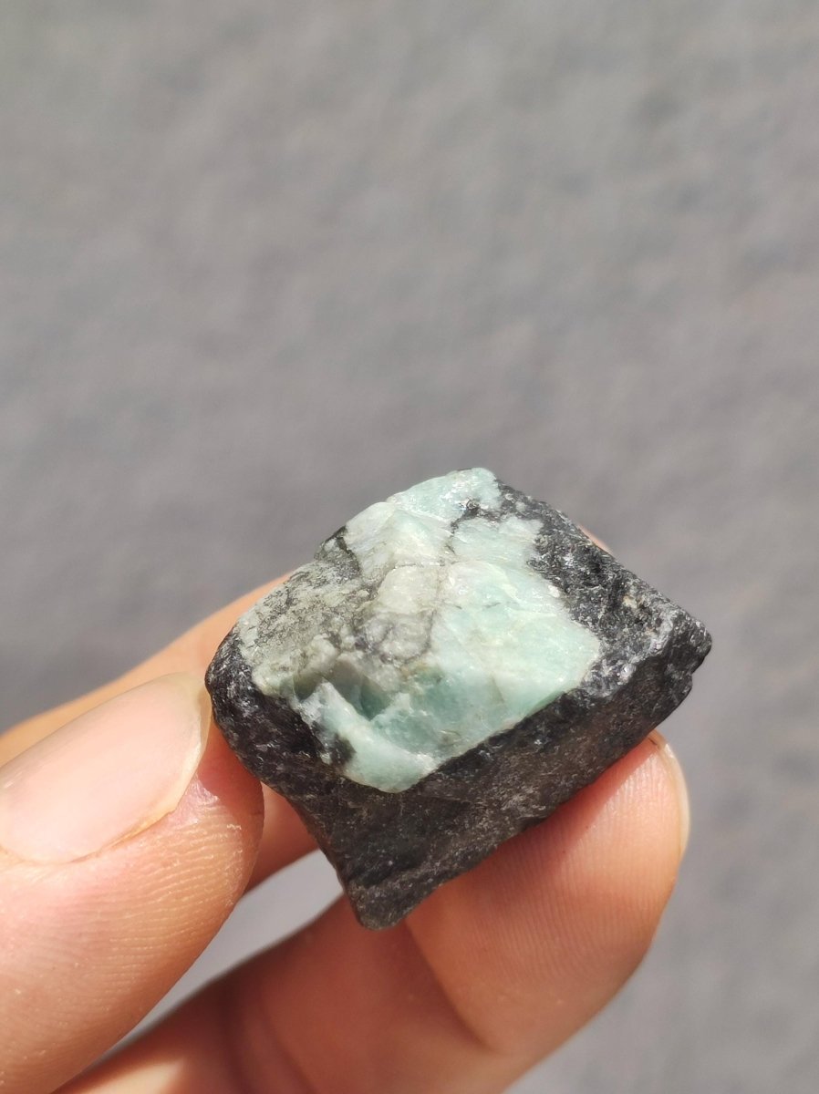 Smaragd / Emerald roh Sammler Stufe Rarität Edelstein Deko Kristall Heilstein Mineral Kollektion Energie Natur Meditation HIPPIE Brasilien - Art of Nature Berlin