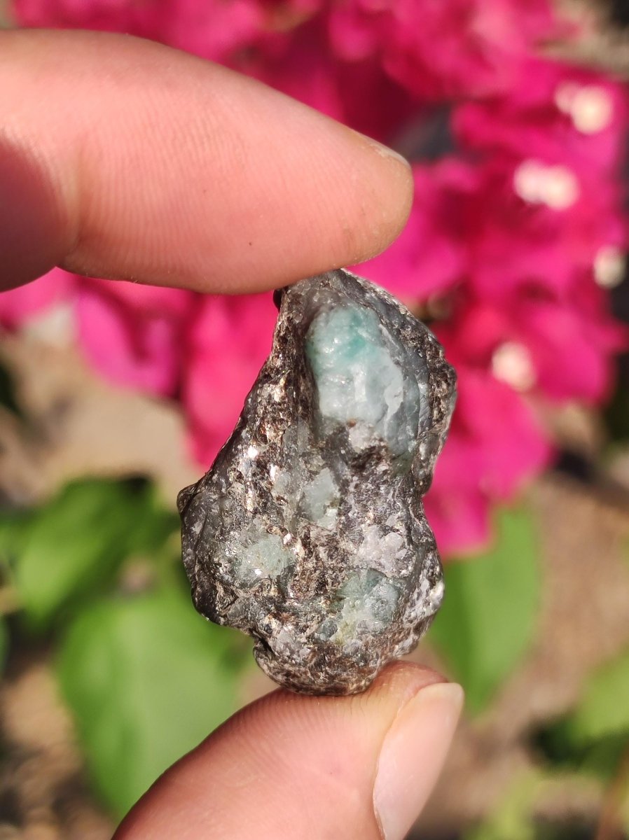 Smaragd / Emerald roh Sammler Stufe Rarität Edelstein Deko Kristall Heilstein Mineral Kollektion Energie Natur Meditation HIPPIE Brasilien - Art of Nature Berlin