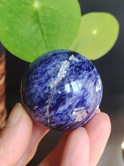 Sodalith - Edelstein Kugel Deko Sphere Massage Kristall Spielkugel Meditation Heilstein Frau Mann Geschenk Er Sie Haus Energie Traum Wohnen - Art of Nature Berlin