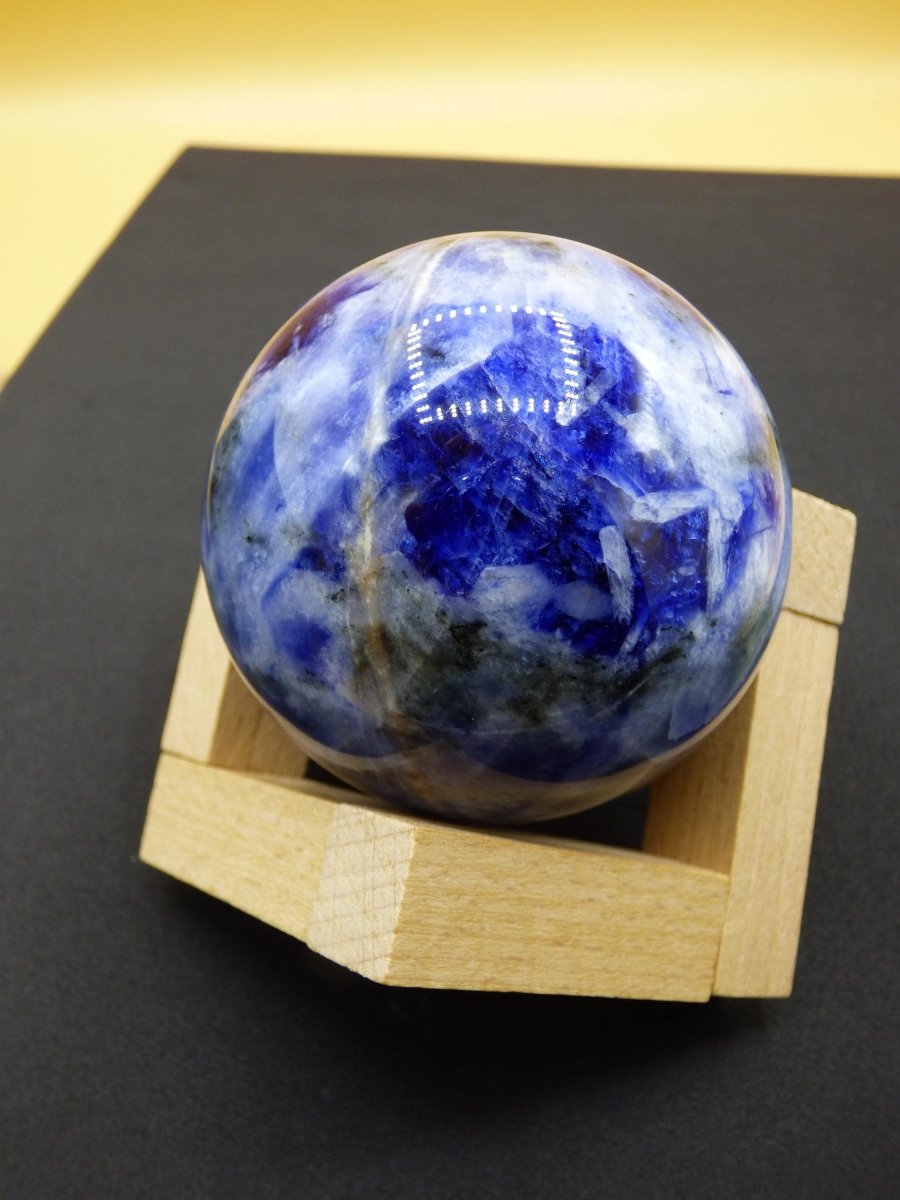 Sodalith - Edelstein Kugel Deko Sphere Massage Kristall Spielkugel Meditation Heilstein Frau Mann Geschenk Er Sie Haus Energie Traum Wohnen - Art of Nature Berlin