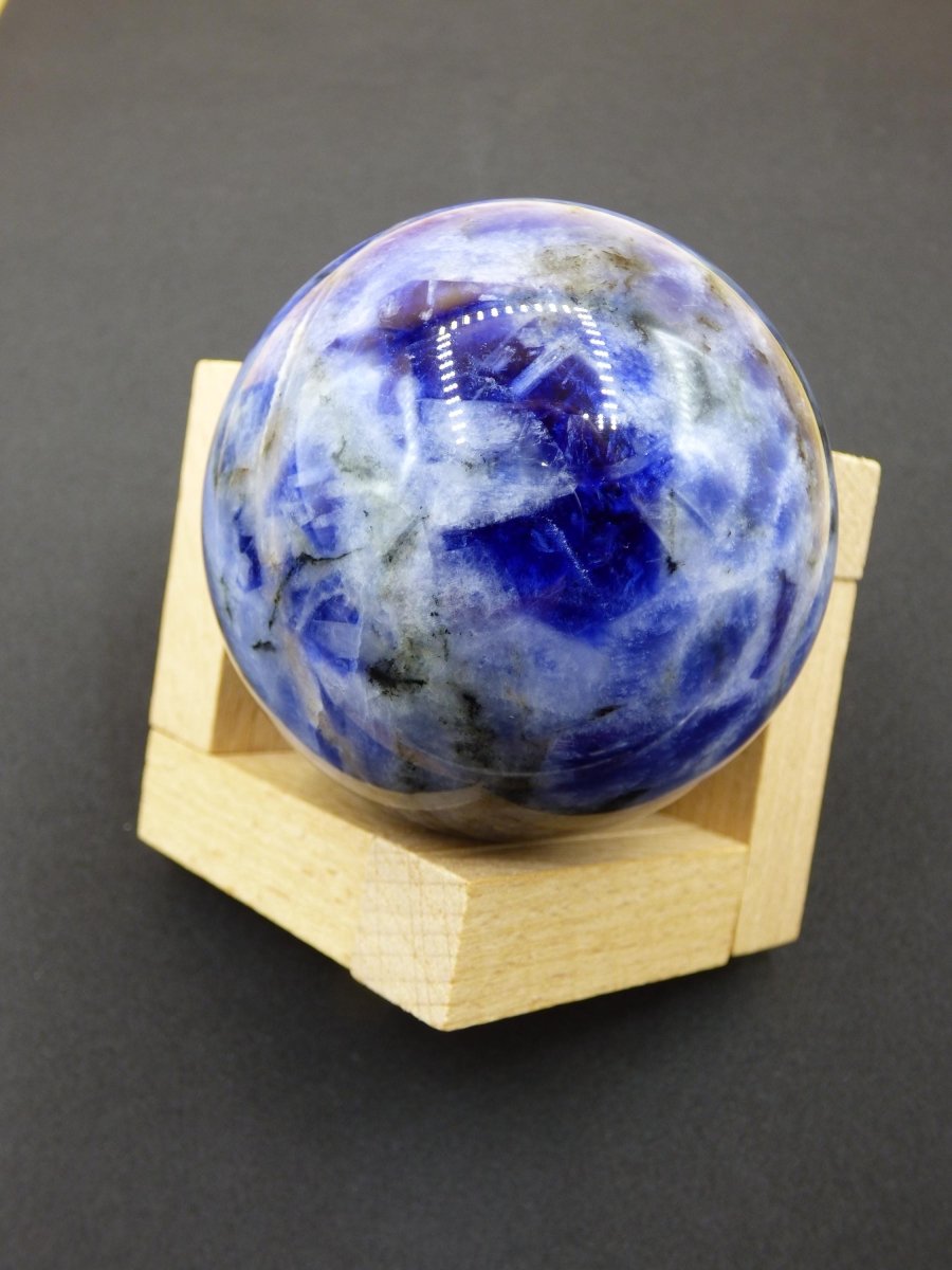 Sodalith - Edelstein Kugel Deko Sphere Massage Kristall Spielkugel Meditation Heilstein Frau Mann Geschenk Er Sie Haus Energie Traum Wohnen - Art of Nature Berlin