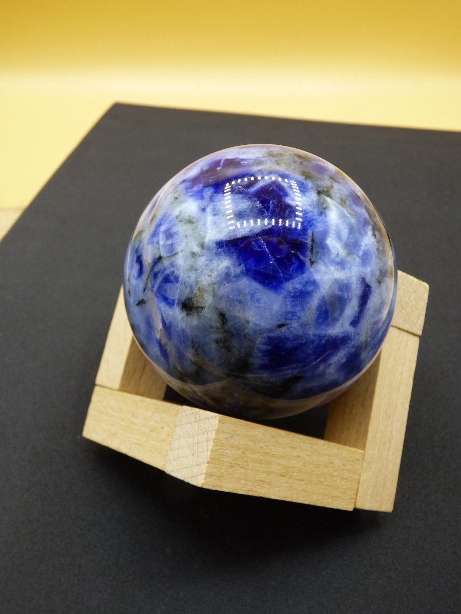 Sodalith - Edelstein Kugel Deko Sphere Massage Kristall Spielkugel Meditation Heilstein Frau Mann Geschenk Er Sie Haus Energie Traum Wohnen - Art of Nature Berlin