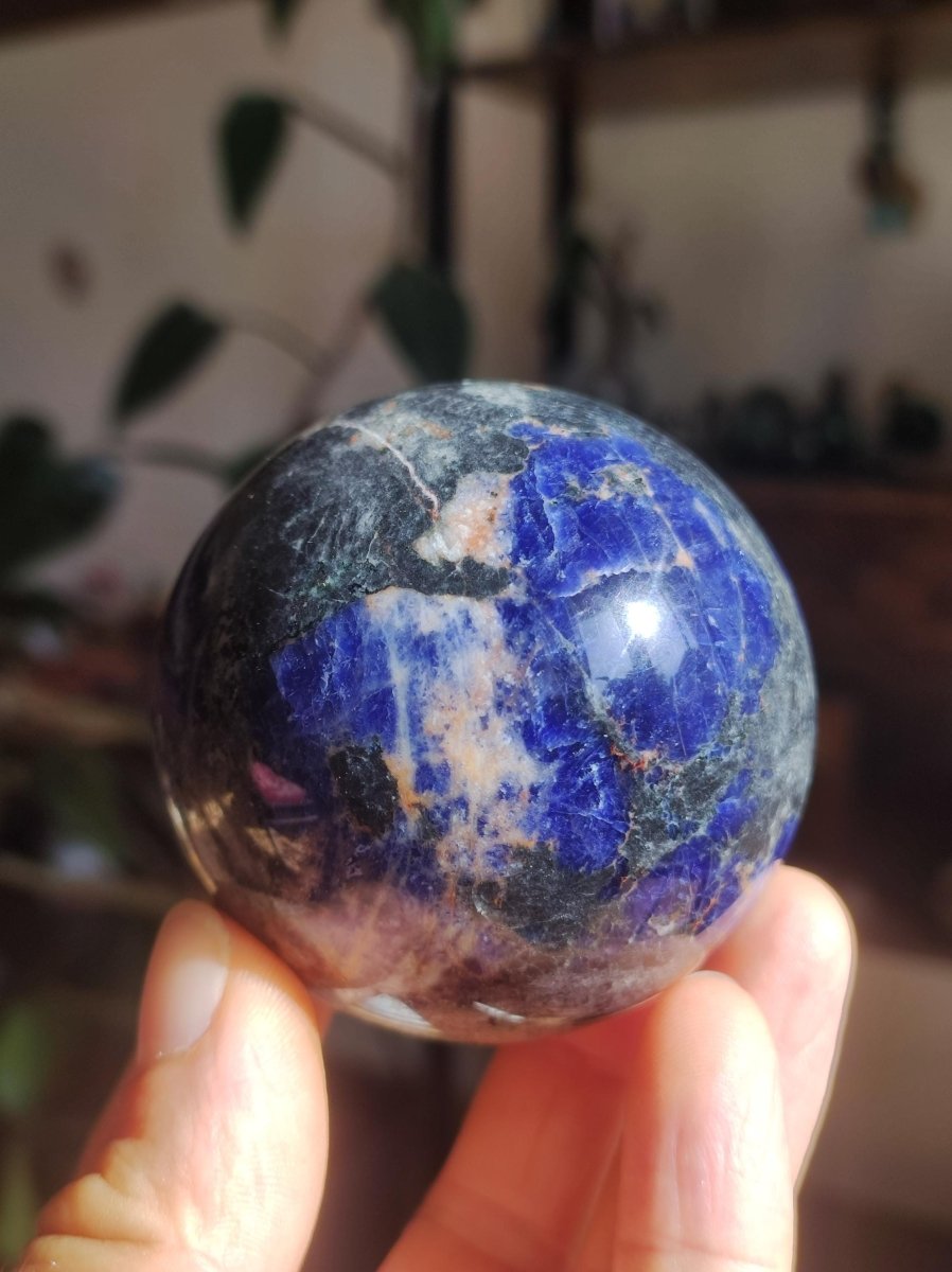 Sodalith - Edelstein Kugel Deko Sphere Massage Kristall Spielkugel Meditation Heilstein Frau Mann Geschenk Er Sie Haus Energie Traum Wohnen - Art of Nature Berlin