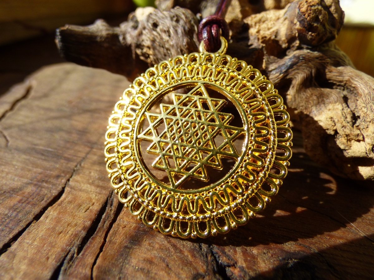 Sri Yantra~ Meditations Blumen Kette ~HIPPIE ~GOA ~Boho ~Tibet ~Ethno ~Nature - Art of Nature Berlin