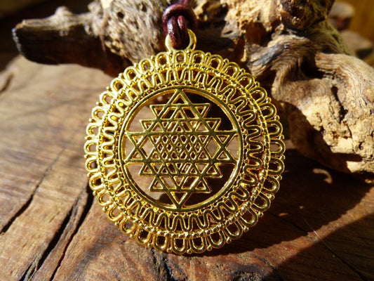 Sri Yantra~ Meditations Blumen Kette ~HIPPIE ~GOA ~Boho ~Tibet ~Ethno ~Nature - Art of Nature Berlin