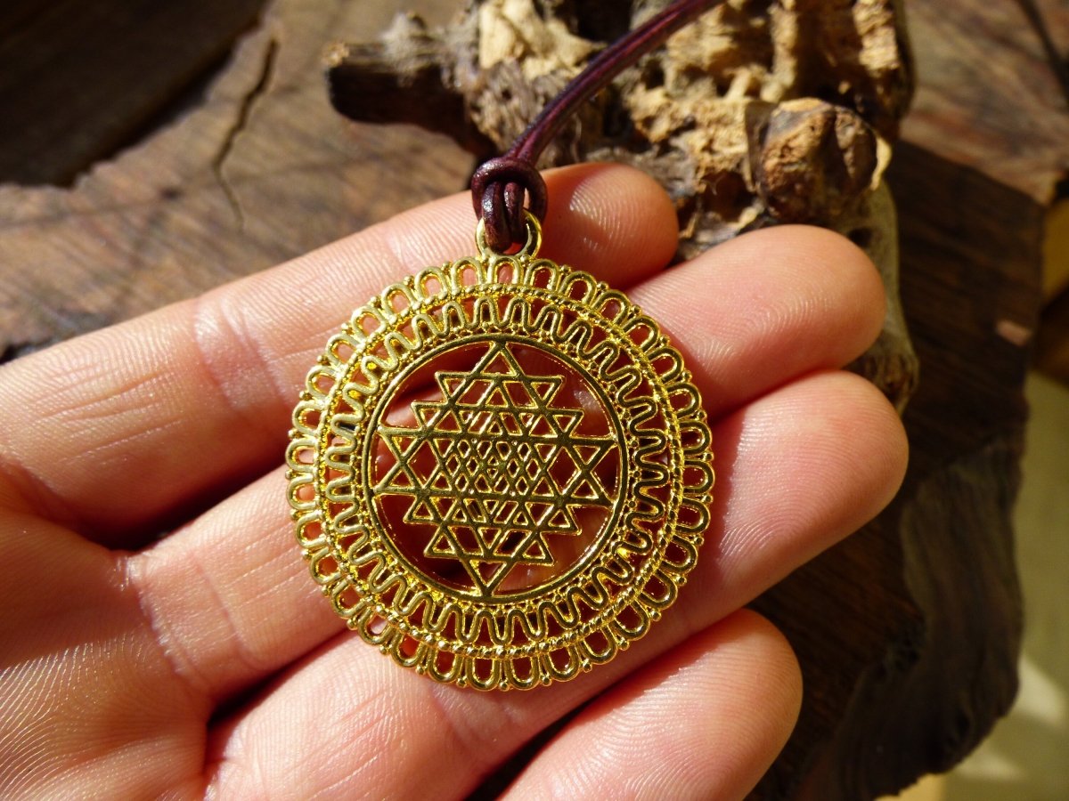 Sri Yantra~ Meditations Blumen Kette ~HIPPIE ~GOA ~Boho ~Tibet ~Ethno ~Nature - Art of Nature Berlin