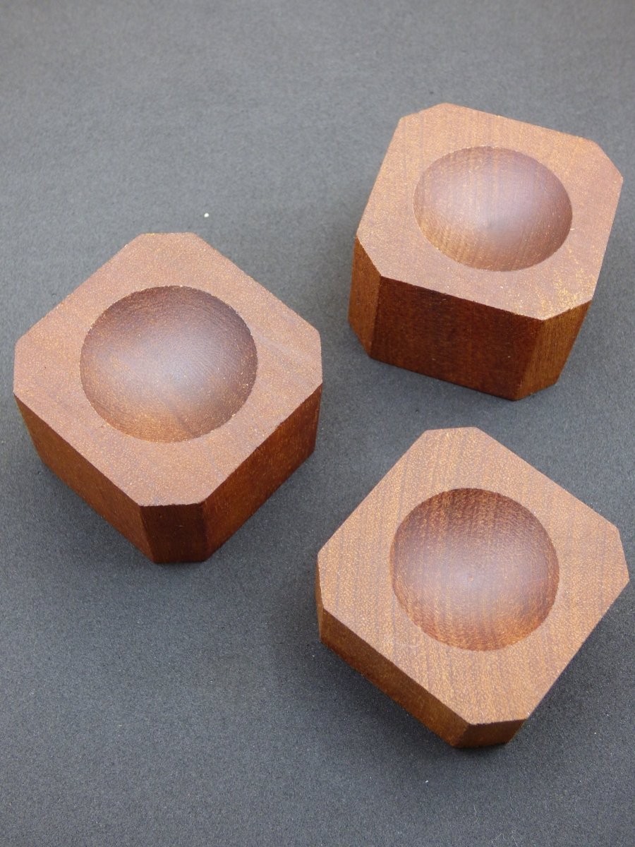 Ständer für Edelstein Kugeln aus Holz oder Schungit ~ Deko Crystal Ball ~HIPPIE ~GOA ~Boho ~Ethno ~Heilstein ~Naturschatz - Art of Nature Berlin