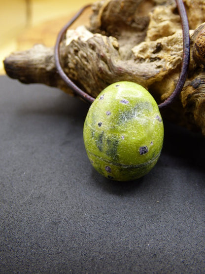 Stichtit in Serpentin~ Edelstein Kette ~HIPPIE ~GOA ~Boho ~Ethno ~Nature ~Heilstein - Art of Nature Berlin