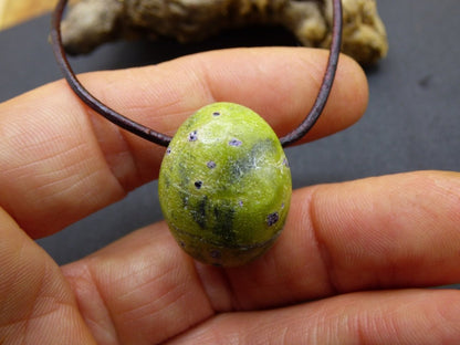 Stichtit in Serpentin~ Edelstein Kette ~HIPPIE ~GOA ~Boho ~Ethno ~Nature ~Heilstein - Art of Nature Berlin