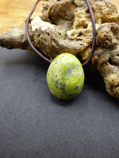 Stichtit in Serpentin~ Edelstein Kette ~HIPPIE ~GOA ~Boho ~Ethno ~Nature ~Heilstein - Art of Nature Berlin