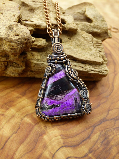 Sugilite Sugilith *~ Wire ~* ~ lila Edelstein Kette mit Kupferdraht ~HIPPIE ~GOA ~Boho ~Ethno ~Nature ~Heilstein ~Energy ~Chakra ~Spirale - Art of Nature Berlin