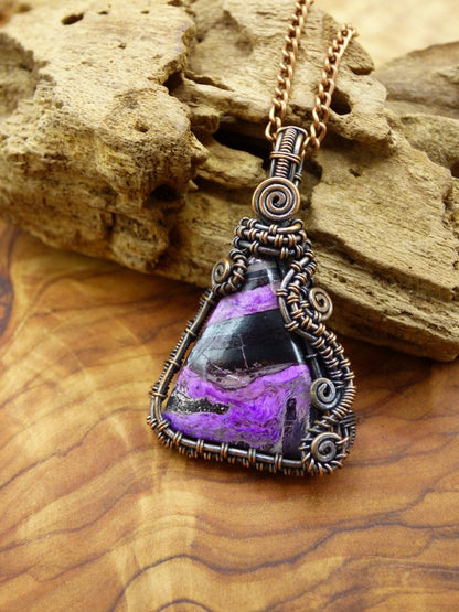 Sugilite Sugilith *~ Wire ~* ~ lila Edelstein Kette mit Kupferdraht ~HIPPIE ~GOA ~Boho ~Ethno ~Nature ~Heilstein ~Energy ~Chakra ~Spirale - Art of Nature Berlin