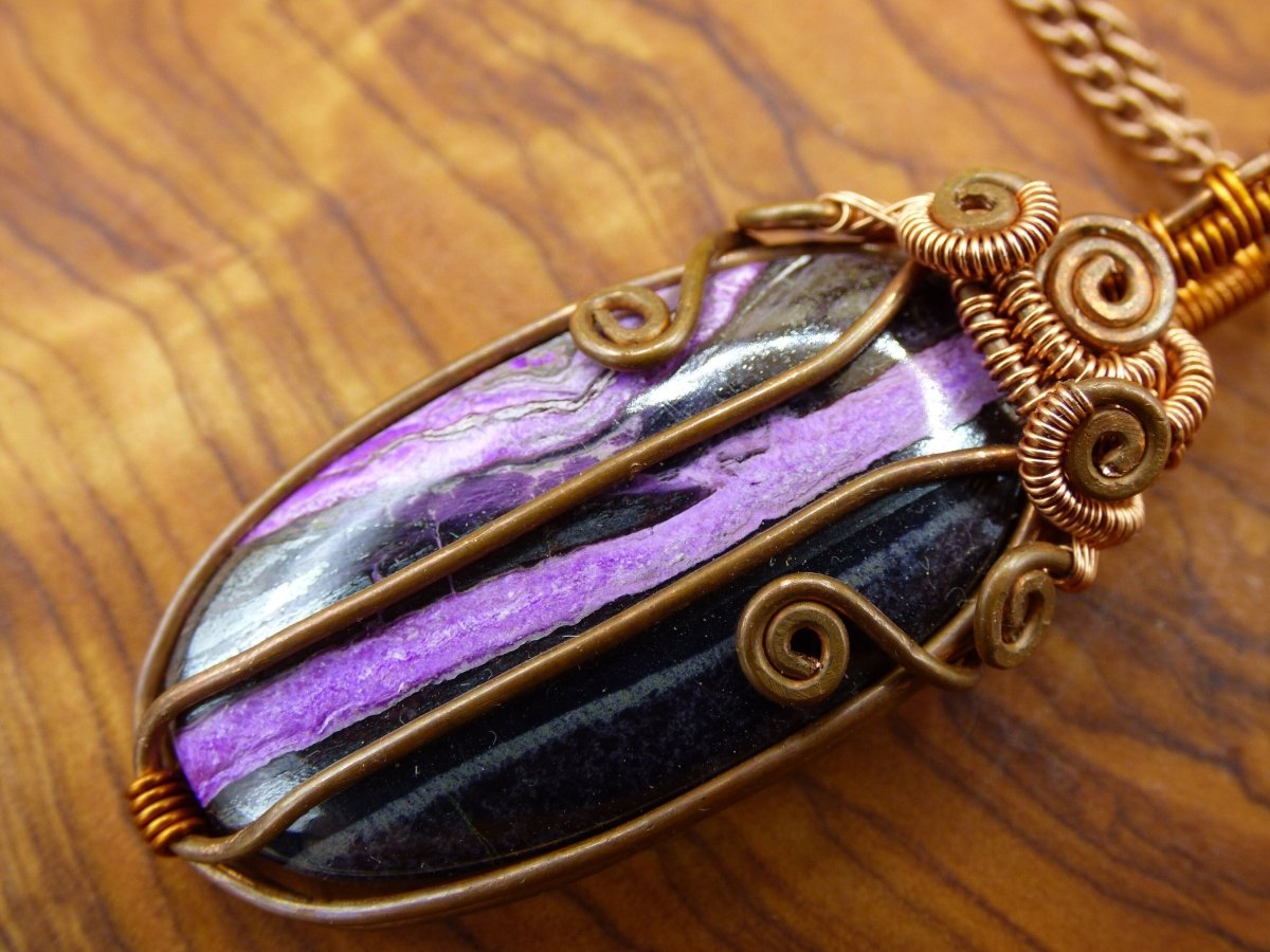 Sugilite Sugilith *~ Wire ~* ~ lila Edelstein Kette mit Kupferdraht ~HIPPIE ~GOA ~Boho ~Ethno ~Nature ~Heilstein ~Energy ~Chakra ~Spirale - Art of Nature Berlin