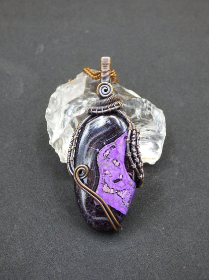 Sugilite Sugilith *~ Wire ~* ~ lila Edelstein Kette mit Kupferdraht ~HIPPIE ~GOA ~Boho ~Ethno ~Nature ~Heilstein ~Energy ~Chakra ~Spirale - Art of Nature Berlin