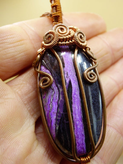 Sugilite Sugilith *~ Wire ~* ~ lila Edelstein Kette mit Kupferdraht ~HIPPIE ~GOA ~Boho ~Ethno ~Nature ~Heilstein ~Energy ~Chakra ~Spirale - Art of Nature Berlin