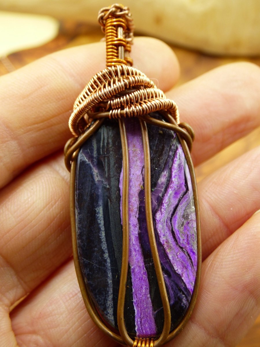 Sugilite Sugilith *~ Wire ~* ~ lila Edelstein Kette mit Kupferdraht ~HIPPIE ~GOA ~Boho ~Ethno ~Nature ~Heilstein ~Energy ~Chakra ~Spirale - Art of Nature Berlin