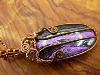 Sugilite Sugilith *~ Wire ~* ~ lila Edelstein Kette mit Kupferdraht ~HIPPIE ~GOA ~Boho ~Ethno ~Nature ~Heilstein ~Energy ~Chakra ~Spirale - Art of Nature Berlin