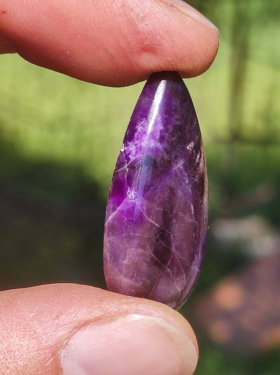 Sugilith A - 100% Natürlich Sugilite Cabochon Sammler Mineral lila hochwertig edel Geldanlage Investition Heilstein Rarität Unikat Therapie - Art of Nature Berlin