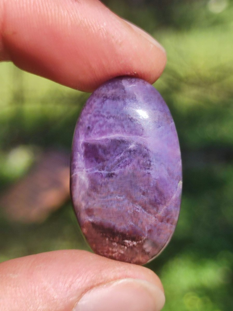 Sugilith A - 100% Natürlich Sugilite Cabochon Sammler Mineral lila hochwertig edel Geldanlage Investition Heilstein Rarität Unikat Therapie - Art of Nature Berlin