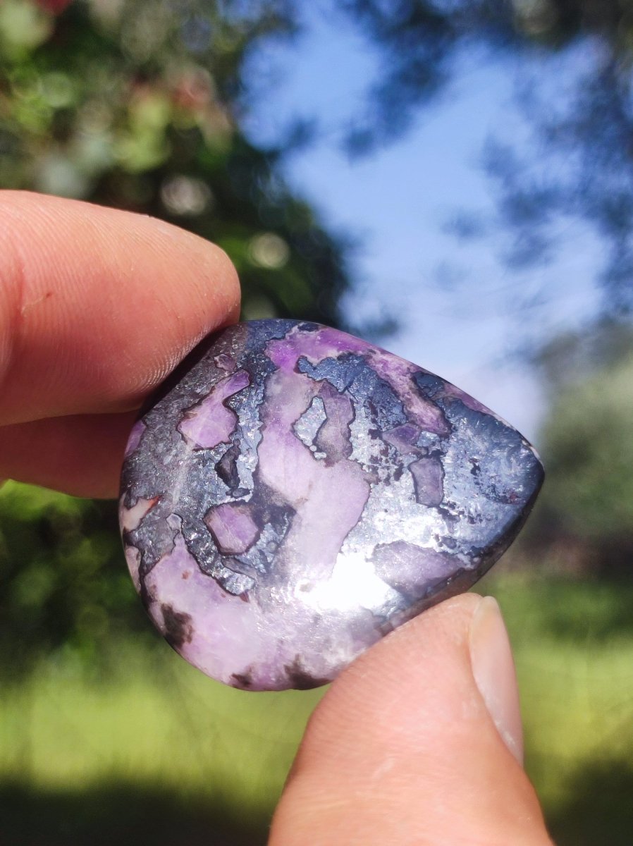 Sugilith A - 100% Natürlich Sugilite Cabochon Sammler Mineral lila hochwertig edel Geldanlage Investition Heilstein Rarität Unikat Therapie - Art of Nature Berlin