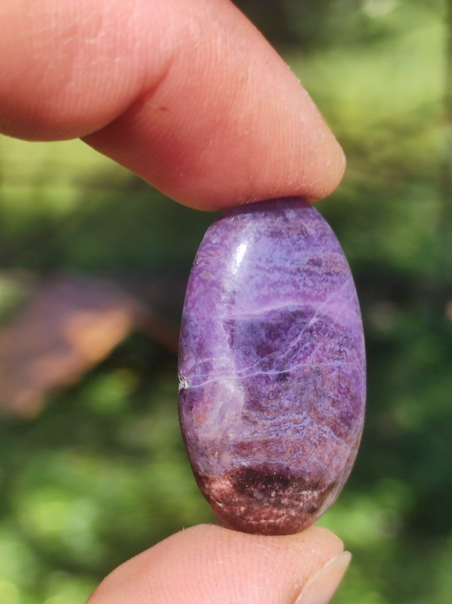 Sugilith A - 100% Natürlich Sugilite Cabochon Sammler Mineral lila hochwertig edel Geldanlage Investition Heilstein Rarität Unikat Therapie - Art of Nature Berlin