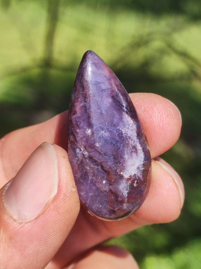 Sugilith A - 100% Natürlich Sugilite Cabochon Sammler Mineral lila hochwertig edel Geldanlage Investition Heilstein Rarität Unikat Therapie - Art of Nature Berlin