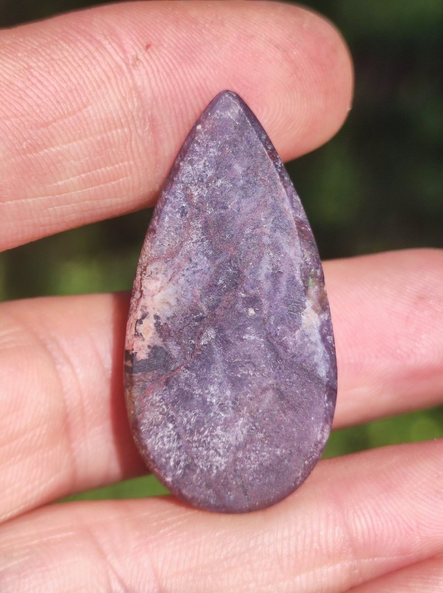 Sugilith A - 100% Natürlich Sugilite Cabochon Sammler Mineral lila hochwertig edel Geldanlage Investition Heilstein Rarität Unikat Therapie - Art of Nature Berlin