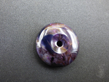 Sugilith AAA Schutz Donut Edelstein Kristall Heilstein Rarität Selten Sammler lila Anhänger rund Geschenk Mann Frau Er Sie Freund violet - Art of Nature Berlin