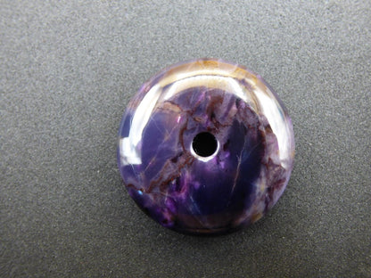 Sugilith AAA Schutz Donut Edelstein Kristall Heilstein Rarität Selten Sammler lila Anhänger rund Geschenk Mann Frau Er Sie Freund violet - Art of Nature Berlin