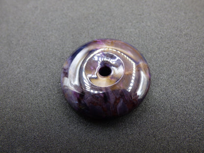 Sugilith AAA Schutz Donut Edelstein Kristall Heilstein Rarität Selten Sammler lila Anhänger rund Geschenk Mann Frau Er Sie Freund violet - Art of Nature Berlin