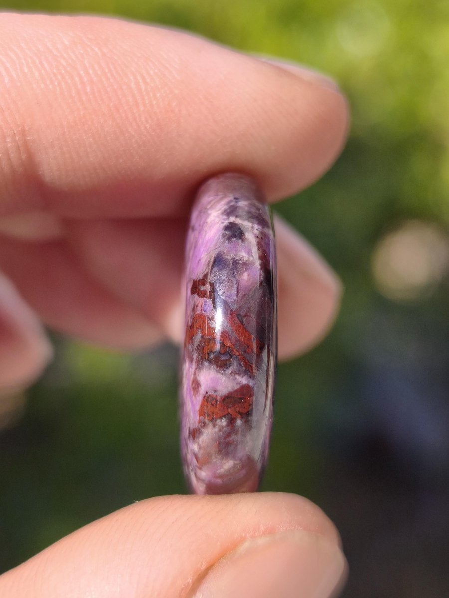 Sugilith Bustamit Kette Donut Edelstein Anhänger Kristall Heilstein Rarität selten Sammler Mineral lila rund Geschenk Mann Frau Er Sie Rar - Art of Nature Berlin