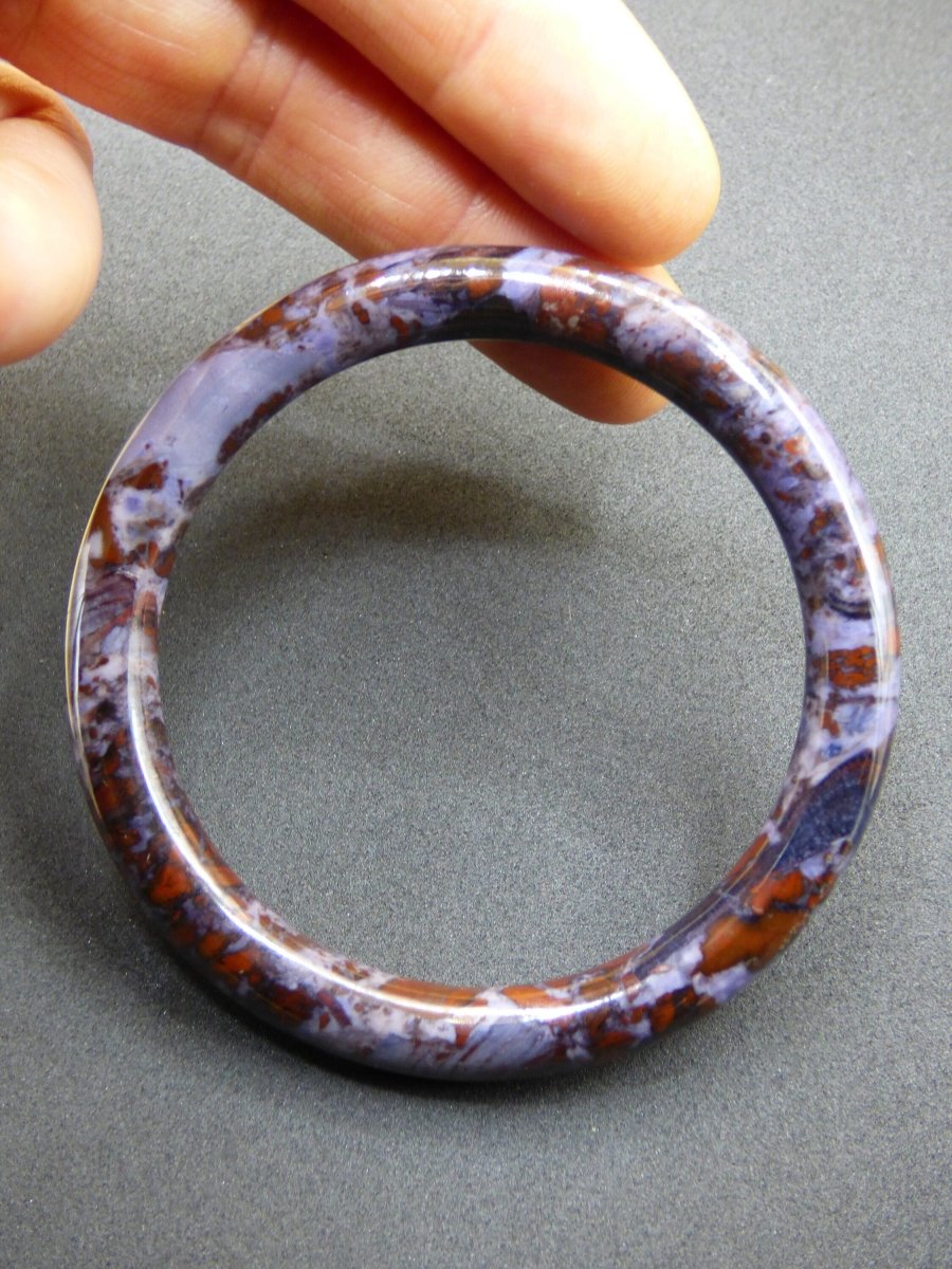 Sugilith Bustamit Richterit Armreif Sugilite naürlich Edelstein Boho Ethno Natur Heilstein Bangle Rarität Investition Rarität Selten Sammler - Art of Nature Berlin