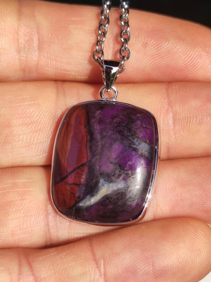 Sugilith + Bustamit & Richterit - inkl. 925 Silber Fassung lila Edelstein Kette Natur Heilstein Seltene Rarität Mann Frau Er Sie Geschenk - Art of Nature Berlin