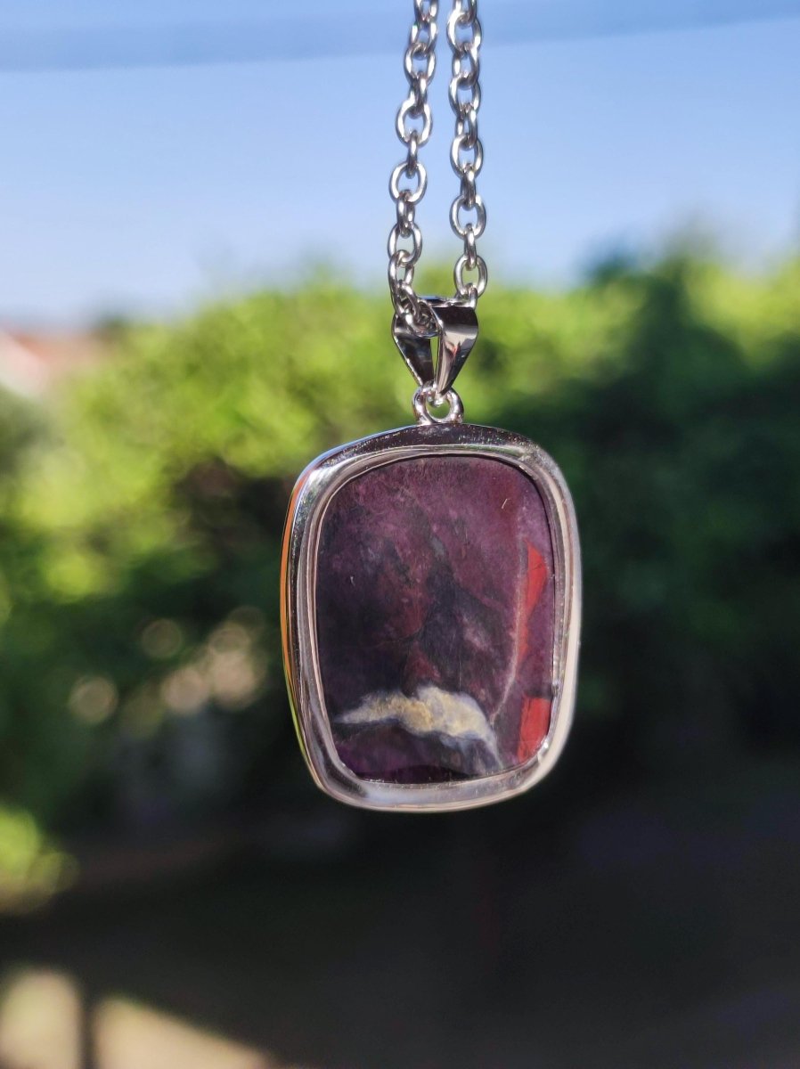Sugilith + Bustamit & Richterit - inkl. 925 Silber Fassung lila Edelstein Kette Natur Heilstein Seltene Rarität Mann Frau Er Sie Geschenk - Art of Nature Berlin