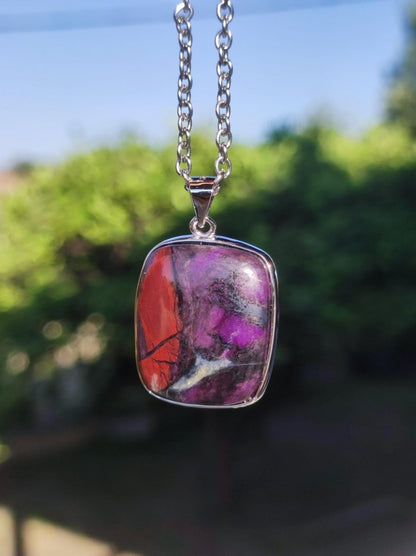 Sugilith + Bustamit & Richterit - inkl. 925 Silber Fassung lila Edelstein Kette Natur Heilstein Seltene Rarität Mann Frau Er Sie Geschenk - Art of Nature Berlin