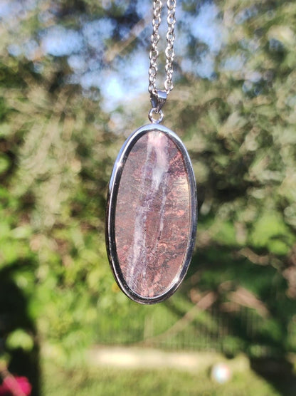 Sugilith + Bustamit & Richterit - inkl. 925 Silber Fassung lila Edelstein Kette Natur Heilstein Seltene Rarität Mann Frau Er Sie Geschenk - Art of Nature Berlin