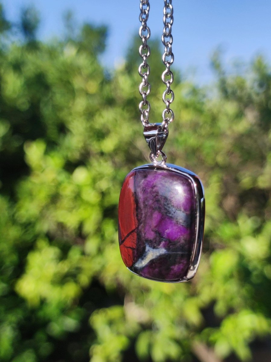 Sugilith + Bustamit & Richterit - inkl. 925 Silber Fassung lila Edelstein Kette Natur Heilstein Seltene Rarität Mann Frau Er Sie Geschenk - Art of Nature Berlin
