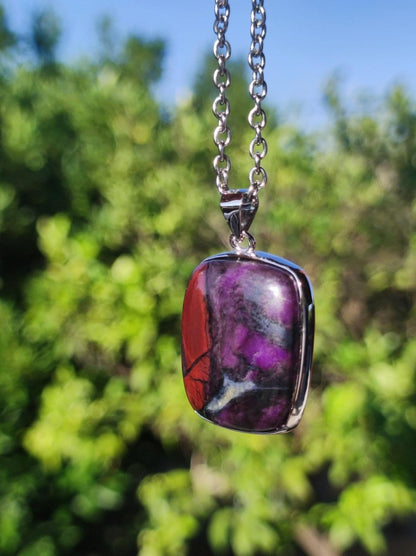 Sugilith + Bustamit & Richterit - inkl. 925 Silber Fassung lila Edelstein Kette Natur Heilstein Seltene Rarität Mann Frau Er Sie Geschenk - Art of Nature Berlin