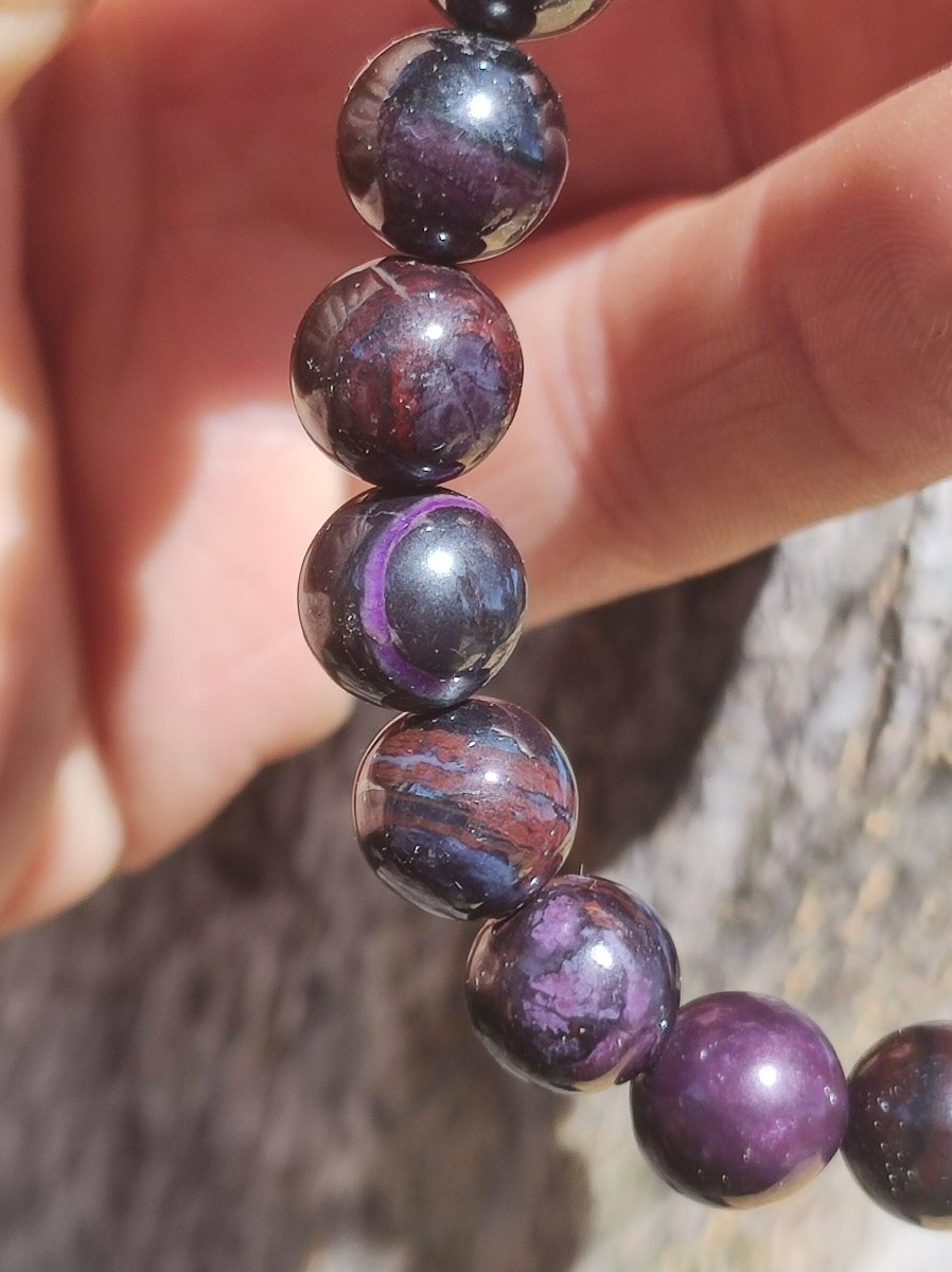 Sugilith Bustamit Richterit Sugilite Edelstein Armband Perlen Heilstein Energie Natur Echt Rarität Selten Schmuck Frau Mann Er Sie Mutter - Art of Nature Berlin