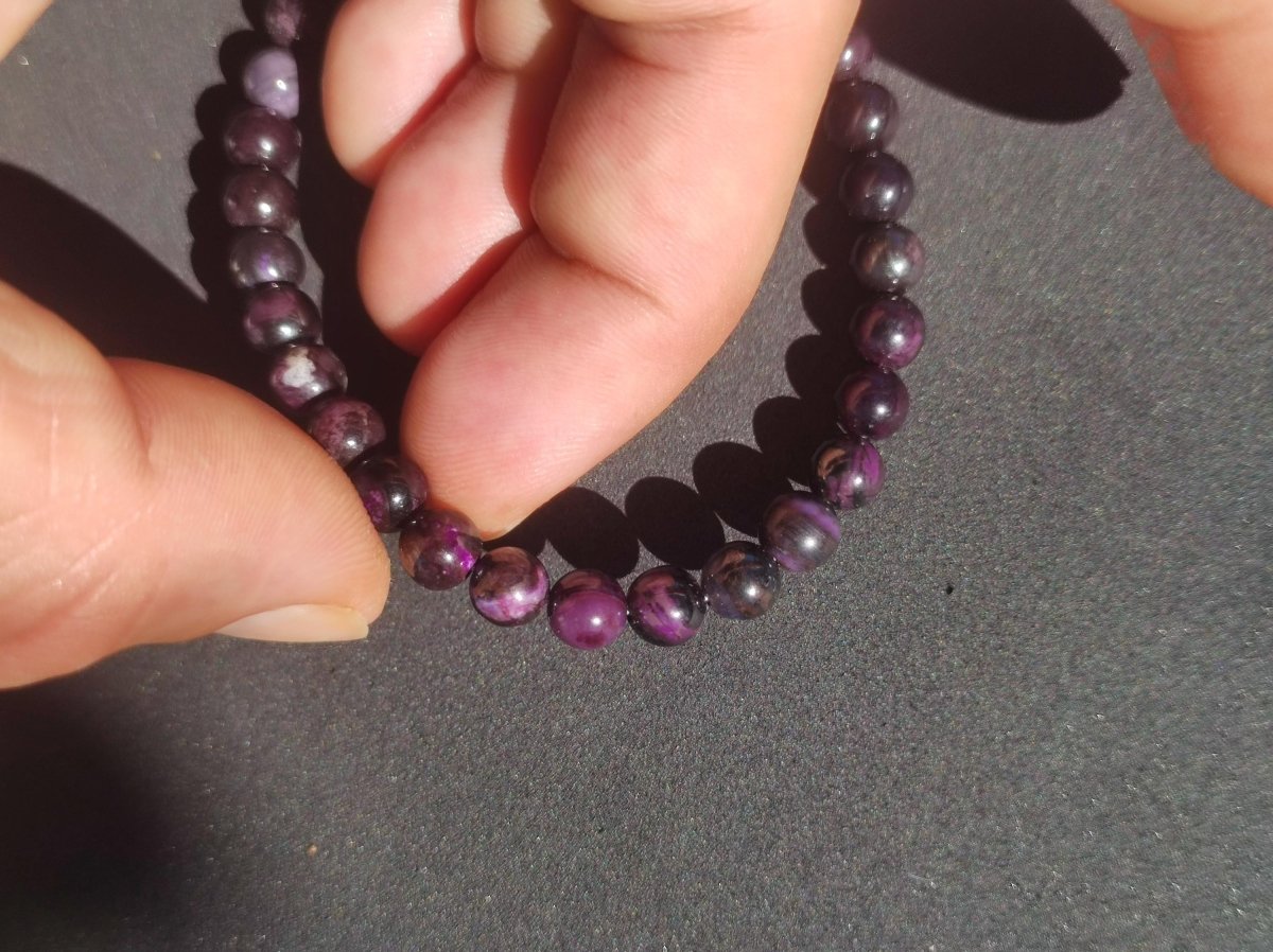 Sugilith Bustamit Richterit Sugilite Edelstein Armband Perlen Heilstein Energie Natur Echt Rarität Selten Schmuck Frau Mann Er Sie Mutter - Art of Nature Berlin