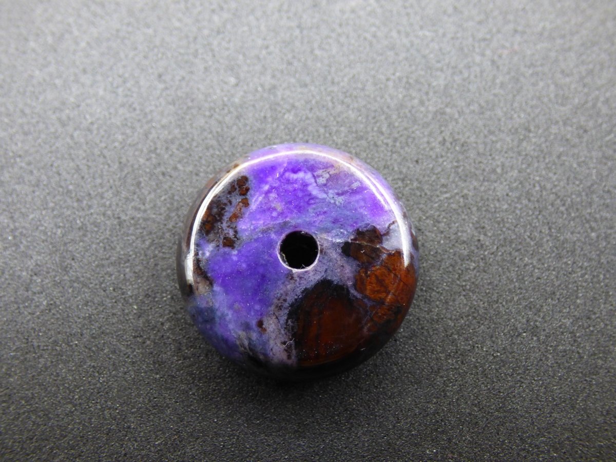 Sugilith Bustamit Schutz Donut Edelstein Kristall Heilstein Rarität Selten Sammler lila blau Anhänger Geschenk Frau Er Sie Halschakra - Art of Nature Berlin