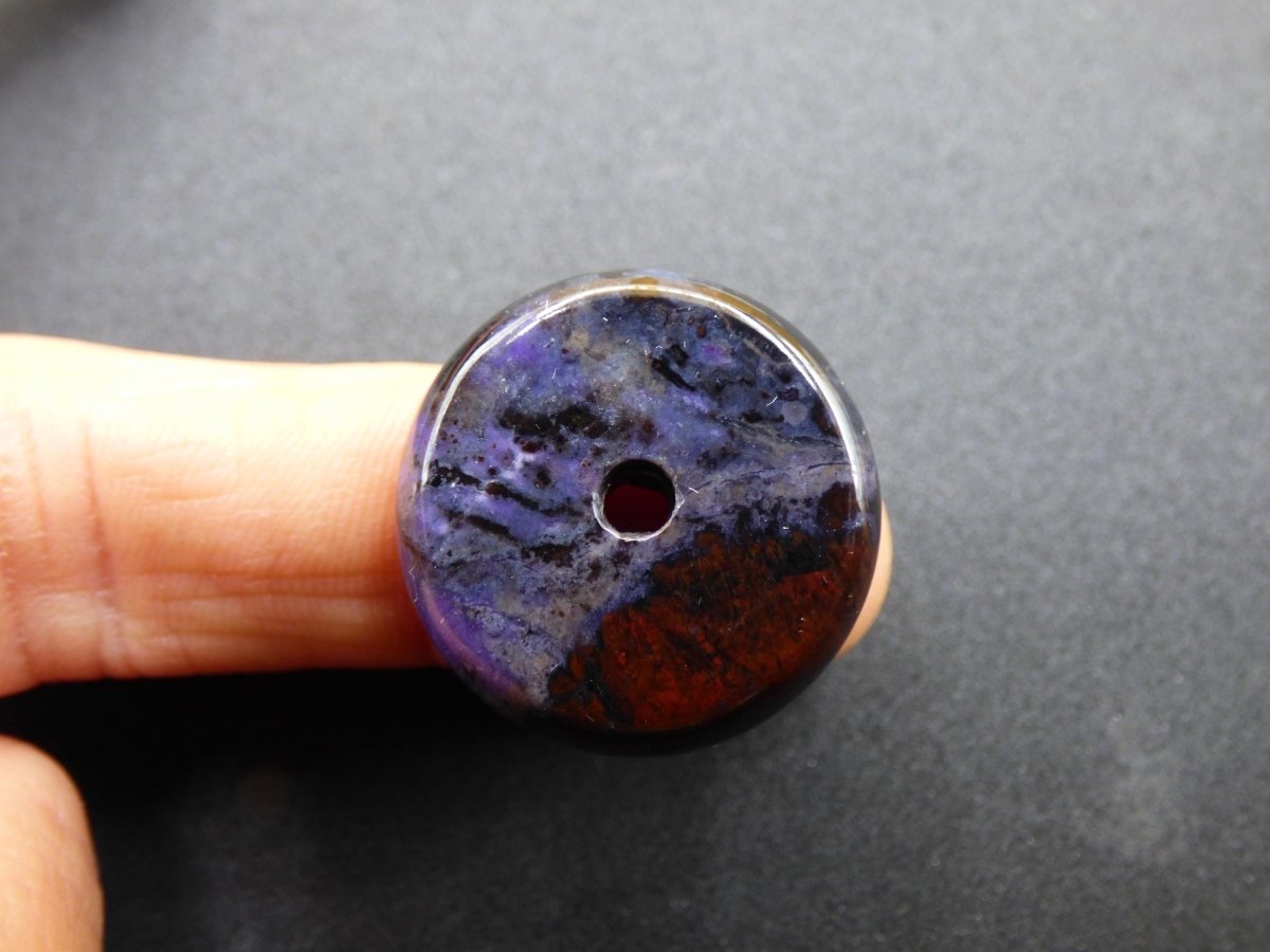 Sugilith Bustamit Schutz Donut Edelstein Kristall Heilstein Rarität Selten Sammler lila blau Anhänger Geschenk Frau Er Sie Halschakra - Art of Nature Berlin