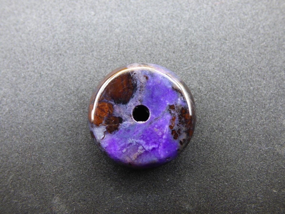 Sugilith Bustamit Schutz Donut Edelstein Kristall Heilstein Rarität Selten Sammler lila blau Anhänger Geschenk Frau Er Sie Halschakra - Art of Nature Berlin