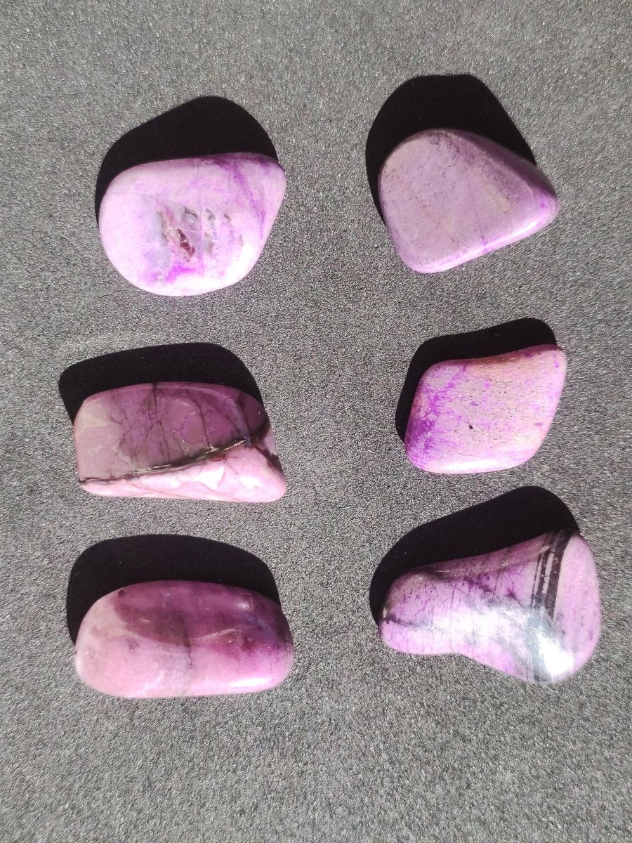 Sugilith ~ Dekostein Heilstein Meditation Energie Edelstein Trommelstein Kristall Mineral Energie Lila pink Investition Wertanlage Natürlich - Art of Nature Berlin